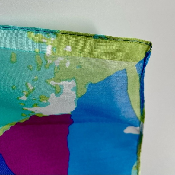 Cynthia Rowley 100% Silk Chiffon Purple Blue Green White Floral Oblong Scarf - Picture 7 of 7